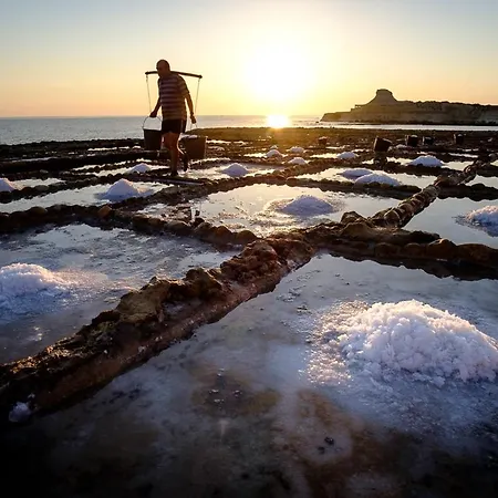 Apartmán 3-bedroom With Views In Iz-zebbug, Gozo *